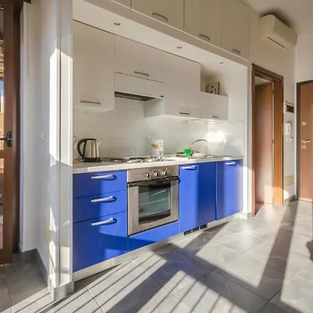 Realkasa Station Flat Apartment *